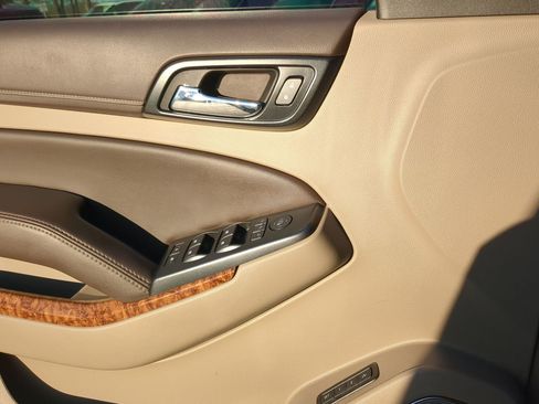 Used 2018 Chevrolet Tahoe Premier image 12