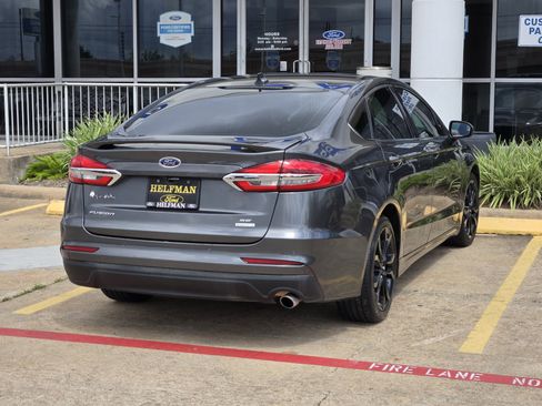 Used 2020 Ford Fusion SE w/ Equipment Group 151A FWD image 4