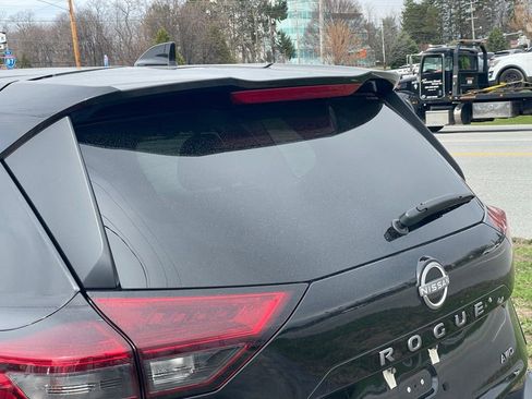 Certified 2025 Nissan Rogue SV image 32