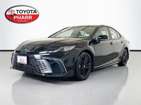 New 2026 Toyota Camry SE FWD image 1