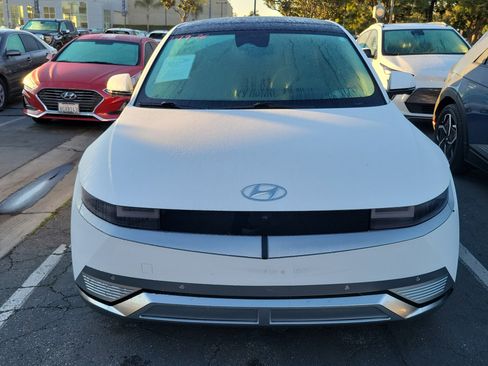 Used 2024 Hyundai Ioniq 5 Limited image 2