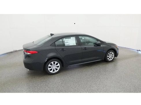 Used 2025 Toyota Corolla LE FWD image 13