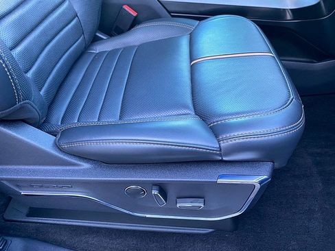 Certified 2022 Ford F150 Platinum w/ Equipment Group 701A High image 27