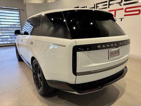 Used 2025 Land Rover Range Rover SE AWD/4WD image 5