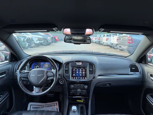 Used 2019 Chrysler 300 S RWD image 17