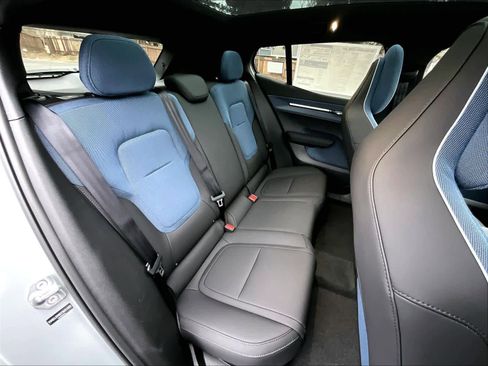 New 2026 Volvo EX30 Plus w/ Climate Package image 27