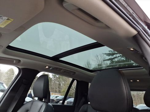 Used 2020 Volvo XC90 T6 Momentum w/ Protection Package Premier image 12