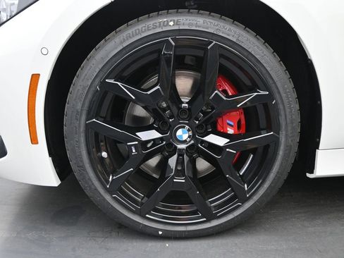 New 2026 BMW 330i Sedan w/ M Sport Package RWD image 4