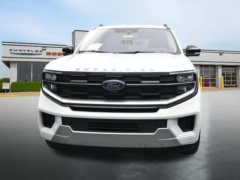 Used 2025 Ford Expedition Platinum AWD/4WD image 8