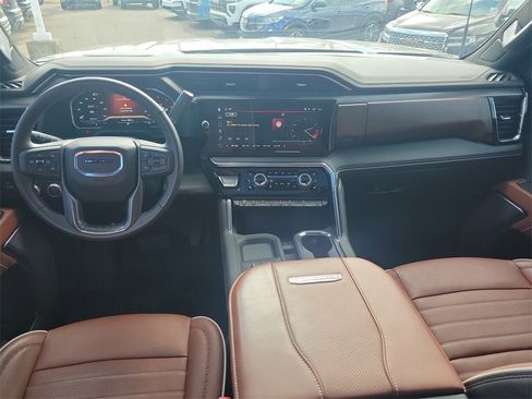 Used 2025 GMC Sierra 2500 Denali Ultimate w/ Max Trailering Package image 10