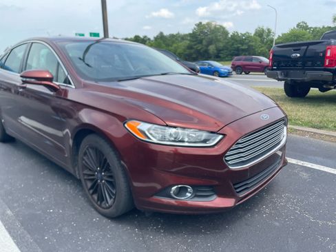 Used 2016 Ford Fusion SE w/ Equipment Group 202A FWD image 3