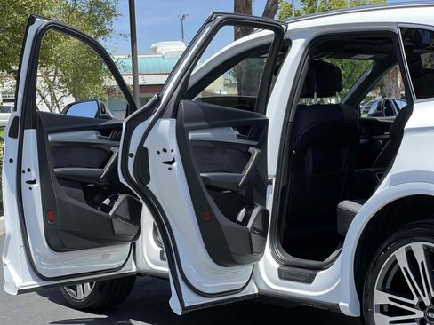 Used 2018 Audi SQ5 Prestige w/ Prestige Package image 73