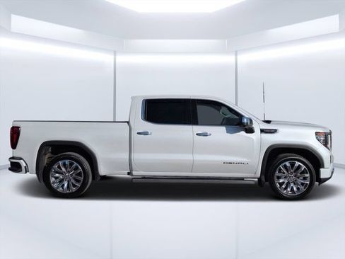 Used 2024 GMC Sierra 1500 Denali w/ Denali Reserve Package AWD/4WD image 2