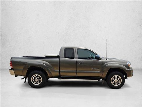 Used 2012 Toyota Tacoma PreRunner w/ SR5 Pkg RWD image 4