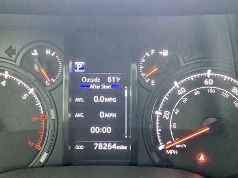 Used 2022 Toyota 4Runner SR5 Premium image 9