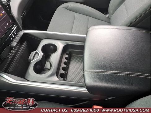 Used 2025 RAM 1500 Big Horn AWD/4WD image 38