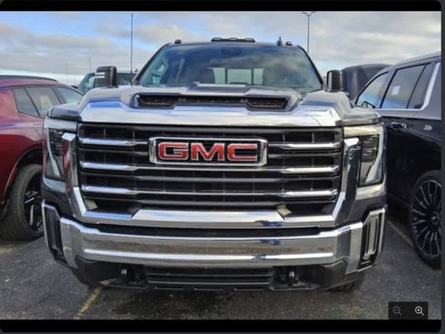Used 2024 GMC Sierra 2500 SLE w/ Preferred Package AWD/4WD image 10
