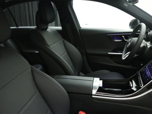 New 2025 Mercedes-Benz C 300 Sedan image 9