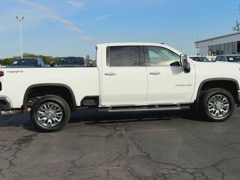 Certified 2025 Chevrolet Silverado 3500 LTZ w/ LTZ Convenience Package AWD/4WD image 9