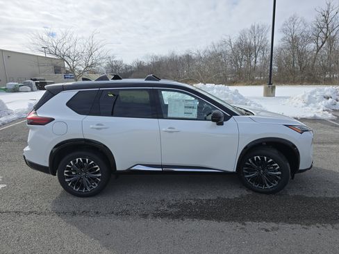 New 2026 Nissan Rogue Platinum image 18