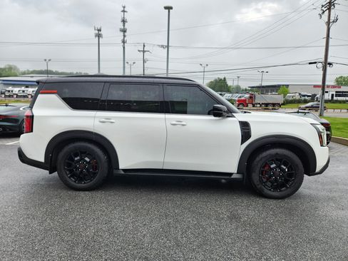 Used 2025 Nissan Armada PRO-4X w/ Pro-4X Premium Package AWD/4WD image 6