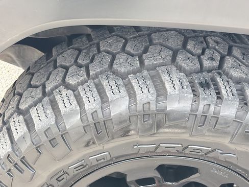 Used 2019 Toyota Tacoma TRD Off-Road AWD/4WD image 40