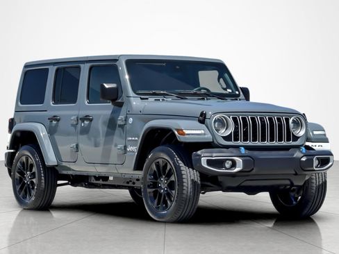 Used 2024 Jeep Wrangler Unlimited Sahara w/ Technology Group AWD/4WD image 7