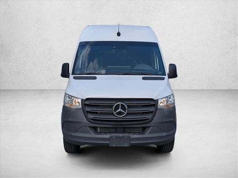 Used 2024 Mercedes-Benz Sprinter 2500 image 2