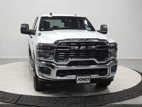 Used 2025 RAM 2500 Big Horn AWD/4WD image 2