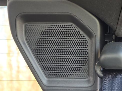 Used 2023 Ford Bronco Wildtrak image 25