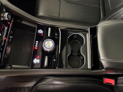 Used 2022 Jeep Grand Cherokee Overland w/ Luxury Tech Group IV image 31