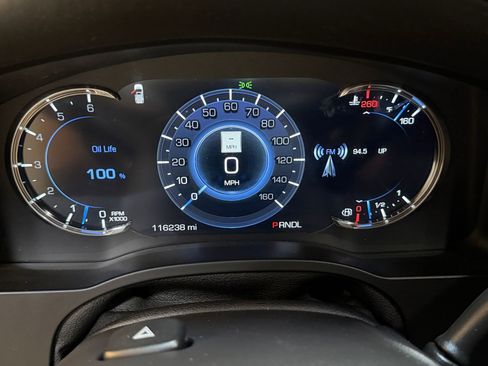 Used 2017 Cadillac Escalade Platinum AWD/4WD image 21