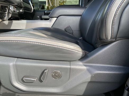 Used 2022 Ford F450 Platinum w/ FX4 Off-Road Package image 36