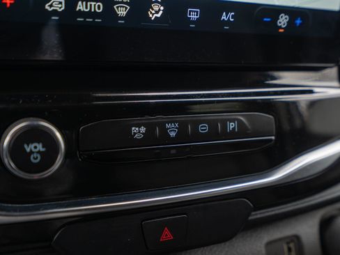 Used 2024 Ford Transit 350 XLT image 27