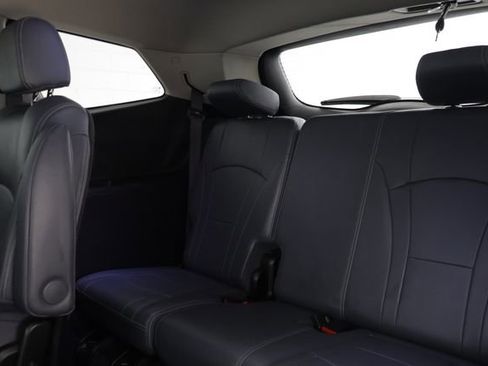 Used 2020 Buick Enclave Essence image 14
