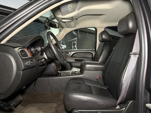 Used 2010 Chevrolet Avalanche LT w/ Luxury Package RWD image 27