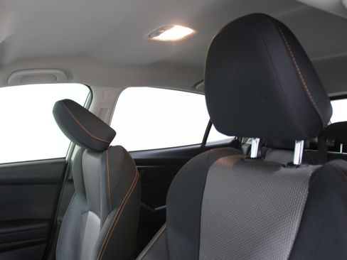 Used 2021 Subaru Crosstrek 2.0i Premium image 5