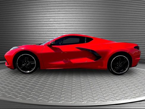 Used 2022 Chevrolet Corvette Stingray Coupe w/ 1LT RWD image 4