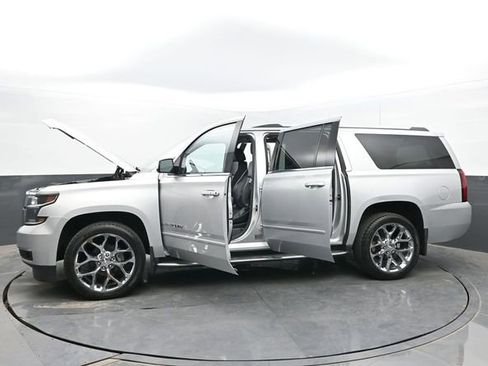 Used 2019 Chevrolet Suburban Premier AWD/4WD image 64