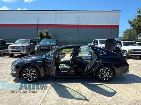 Used 2025 Hyundai Sonata SEL FWD image 14