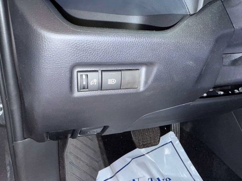 Used 2025 Toyota RAV4 LE AWD/4WD image 20