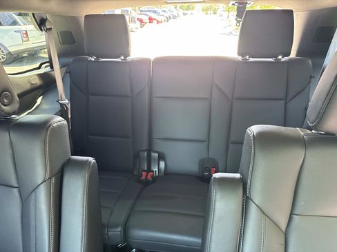 Used 2021 Cadillac Escalade Luxury RWD image 16