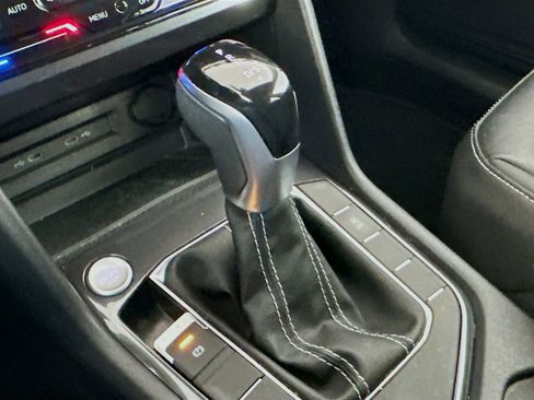 Used 2023 Volkswagen Tiguan SE image 24