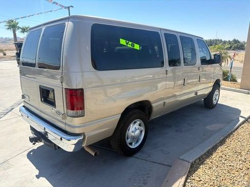 Used 2011 Ford E-350 and Econoline 350 XLT RWD image 3