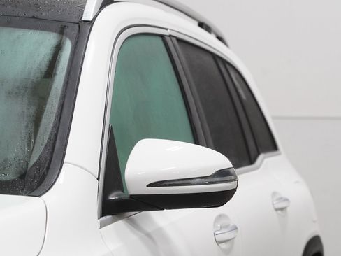 Certified 2021 Mercedes-Benz GLB 250 4MATIC image 11