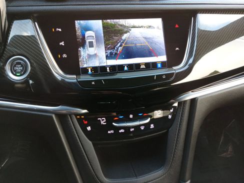 Used 2023 Cadillac XT6 Sport w/ Technology Package image 18