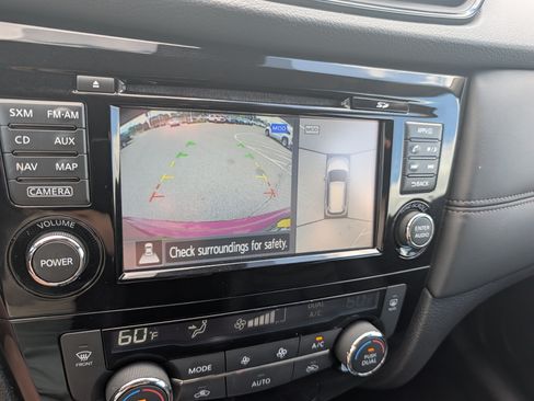 Used 2017 Nissan Rogue SL AWD/4WD image 30