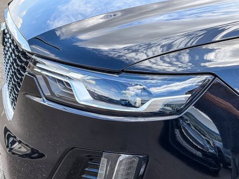 Certified 2025 Cadillac XT6 Luxury FWD image 2