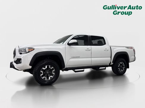 Used 2020 Toyota Tacoma TRD Off-Road AWD/4WD image 2