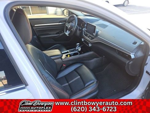 Used 2024 Nissan Altima 2.5 SR image 26